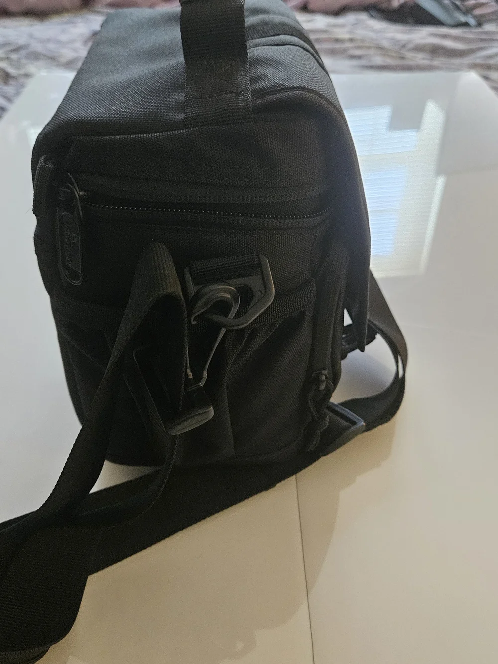 Lowepro Aventura 140 Black Compact Camera Shoulder Bag